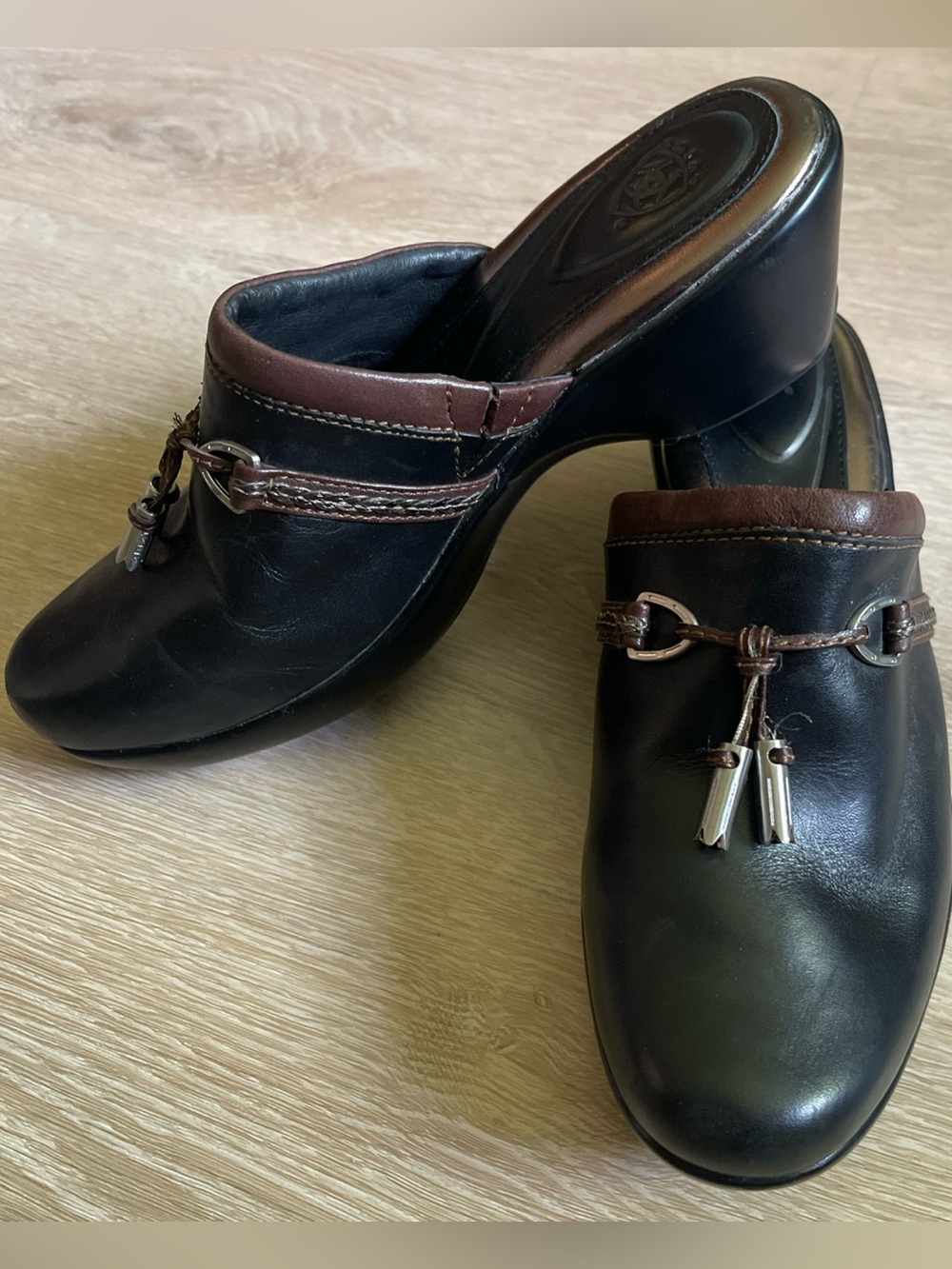 ARIAT Black Brown Leather Mules Tassels 7B